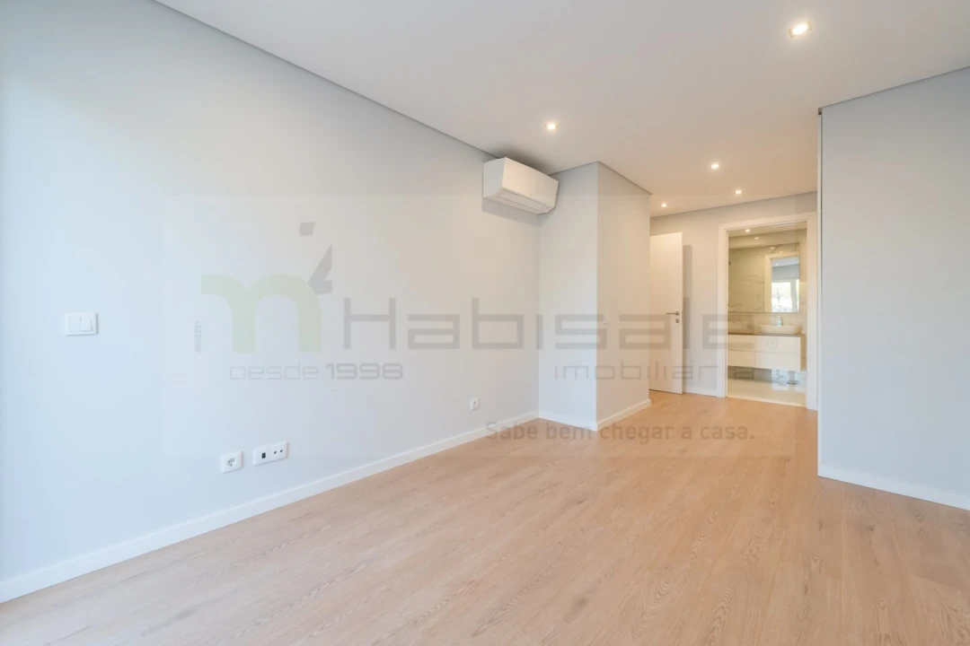 Apartamento T2 para Venda em Carcavelos e Parede Foto 11