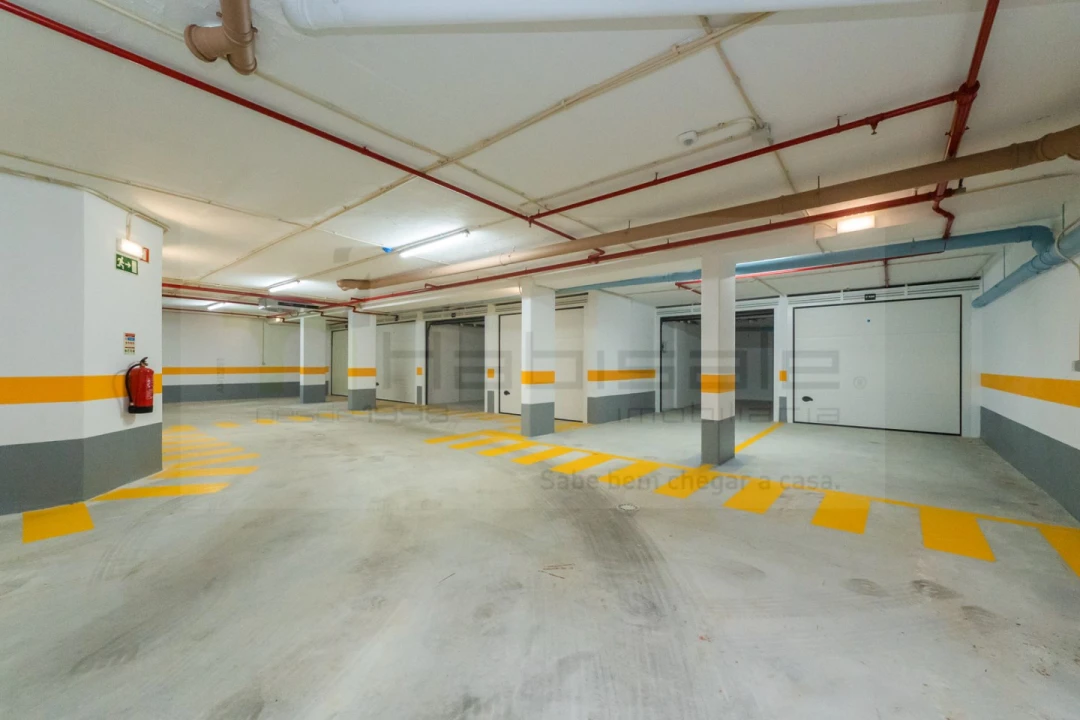 Apartamento T2 para Venda em Carcavelos e Parede Foto 18