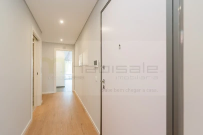Apartamento T2 para Venda em Carcavelos e Parede