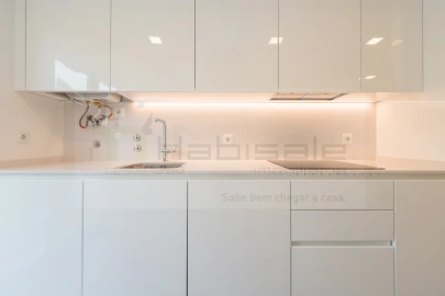 Apartamento T2 para Venda em Carcavelos e Parede