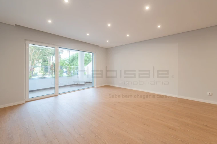 Apartamento T2 para Venda em Carcavelos e Parede Foto 2