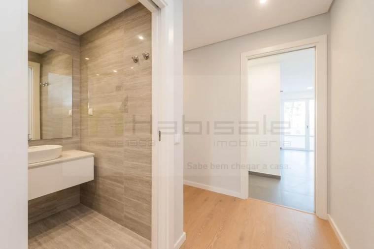 Apartamento T2 para Venda em Carcavelos e Parede Foto 16
