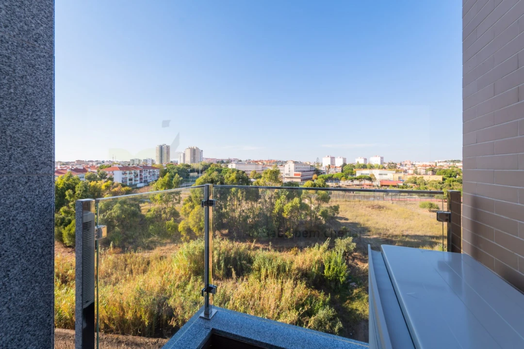 Apartamento T3 para Venda em Carcavelos e Parede Foto 18