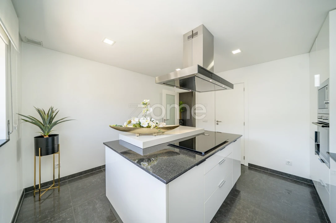 Moradia T4 para Venda em Areias de Vilar e Encourados Foto 12