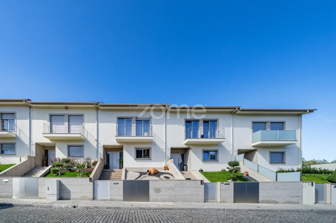 Moradia T4 para Venda em Areias de Vilar e Encourados Foto 3