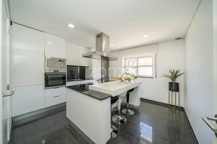 Moradia T4 para Venda em Areias de Vilar e Encourados Foto 9