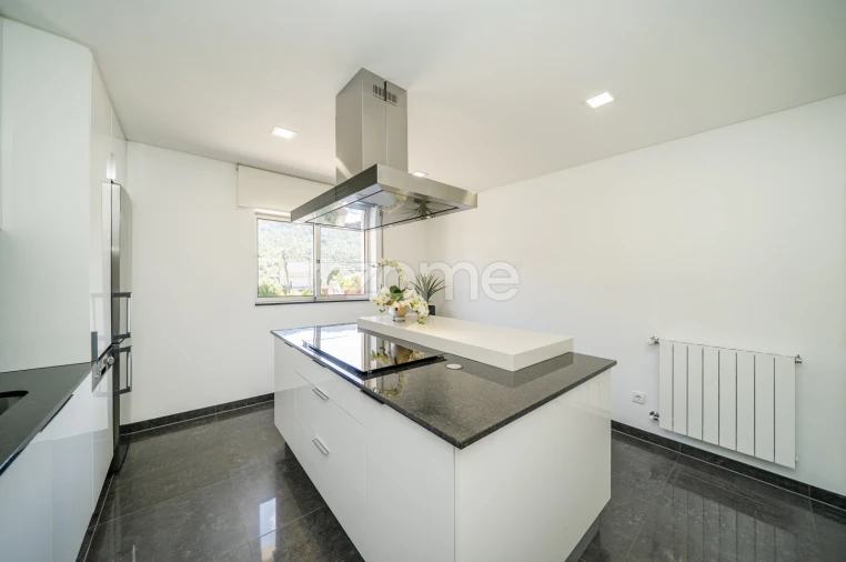 Moradia T4 para Venda em Areias de Vilar e Encourados Foto 11