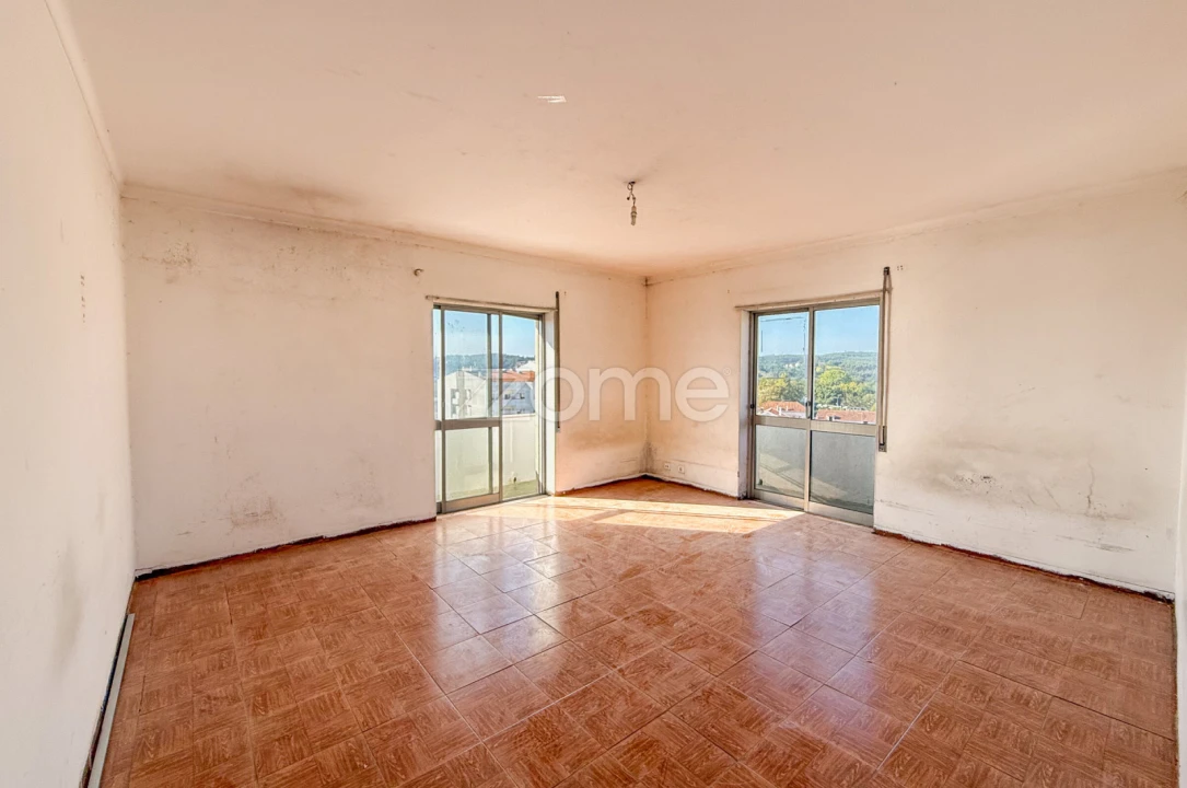 Apartamento T3 para Venda em Rio Maior Foto 2