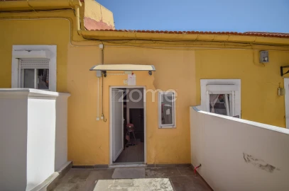 Moradia T9 para Venda em Penha de França