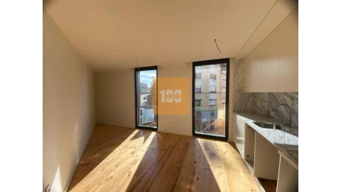 Apartamento T1 para Arrendamento em Cedofeita, Santo Ildefonso, Sé, Miragaia, São Nicolau e Vitória
