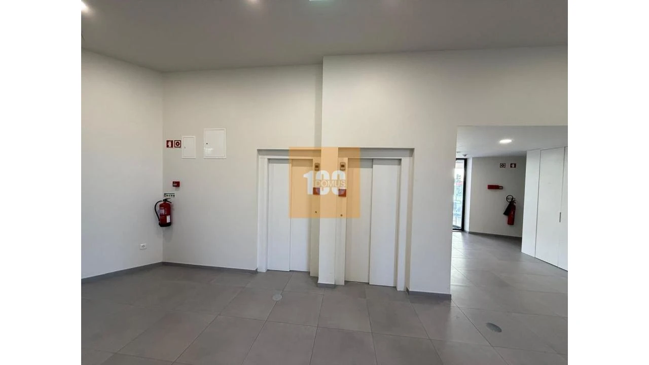 Apartamento T1 para Arrendamento em Cedofeita, Santo Ildefonso, Sé, Miragaia, São Nicolau e Vitória Foto 22