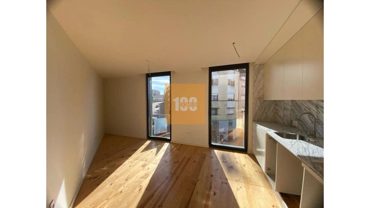 Apartamento T1 para Arrendamento em Cedofeita, Santo Ildefonso, Sé, Miragaia, São Nicolau e Vitória Foto 6