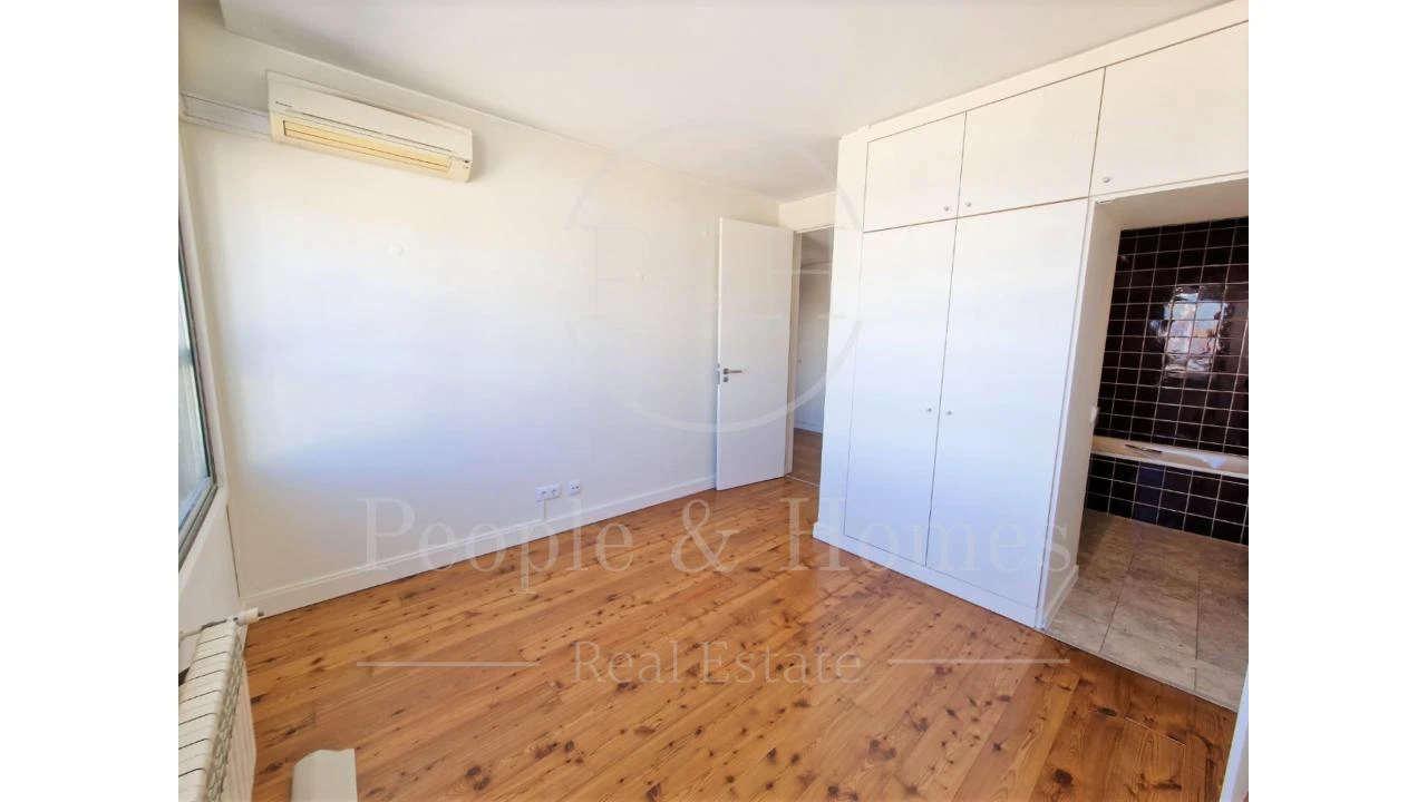 Apartamento T4 para Arrendamento em Estrela Foto 26