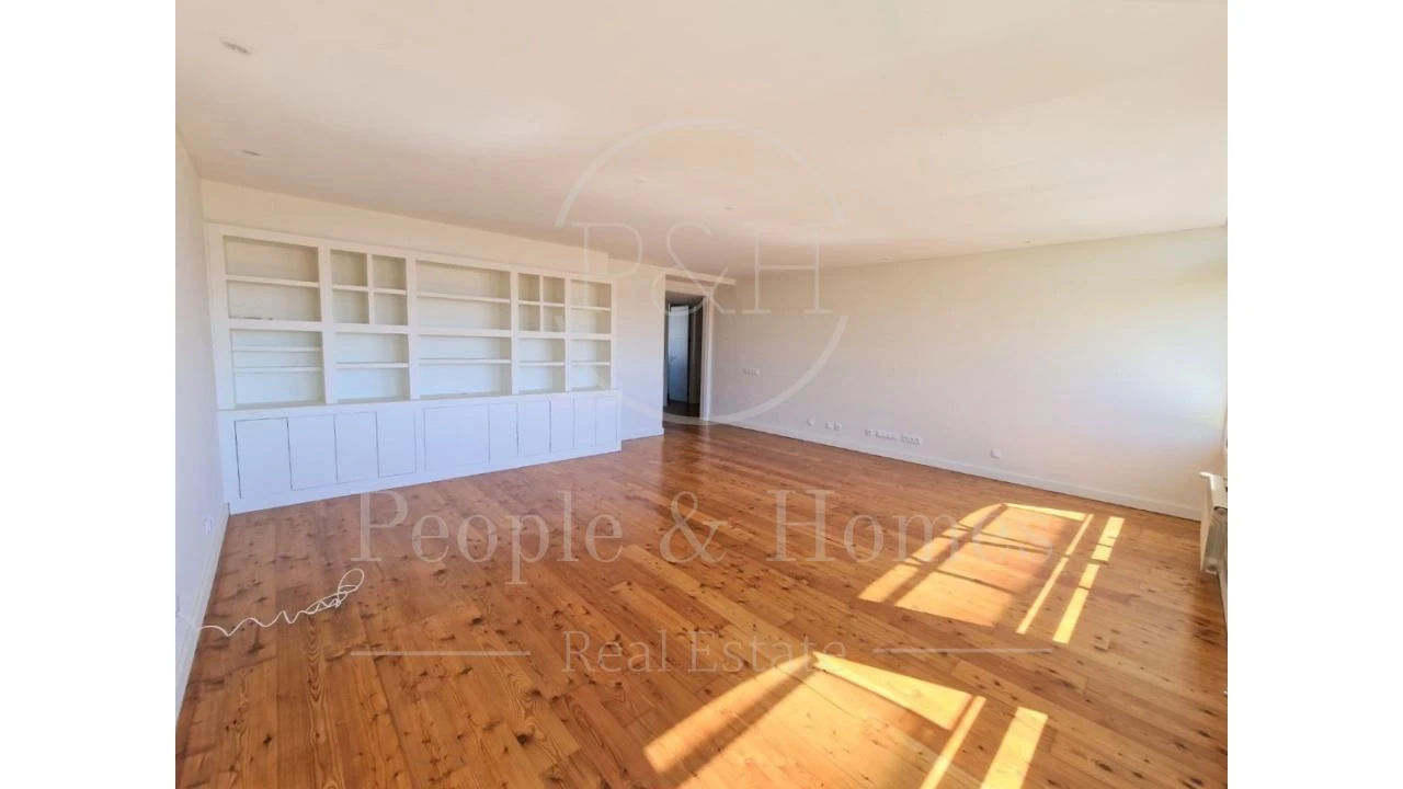 Apartamento T4 para Arrendamento em Estrela Foto 8