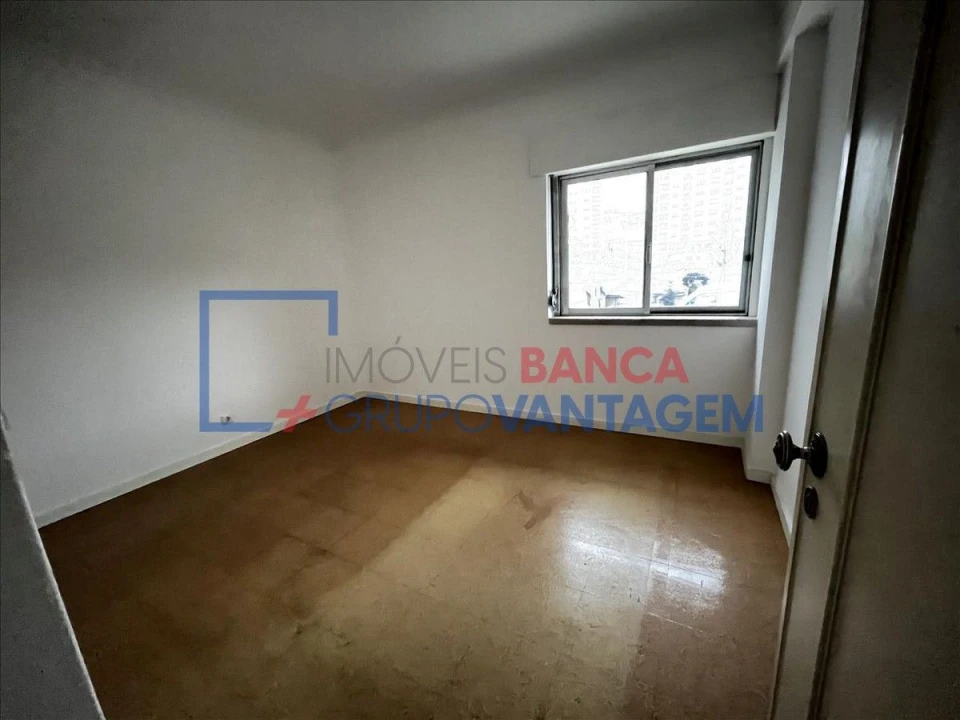 Apartamento T2 para Venda em Agualva e Mira-Sintra Foto 4