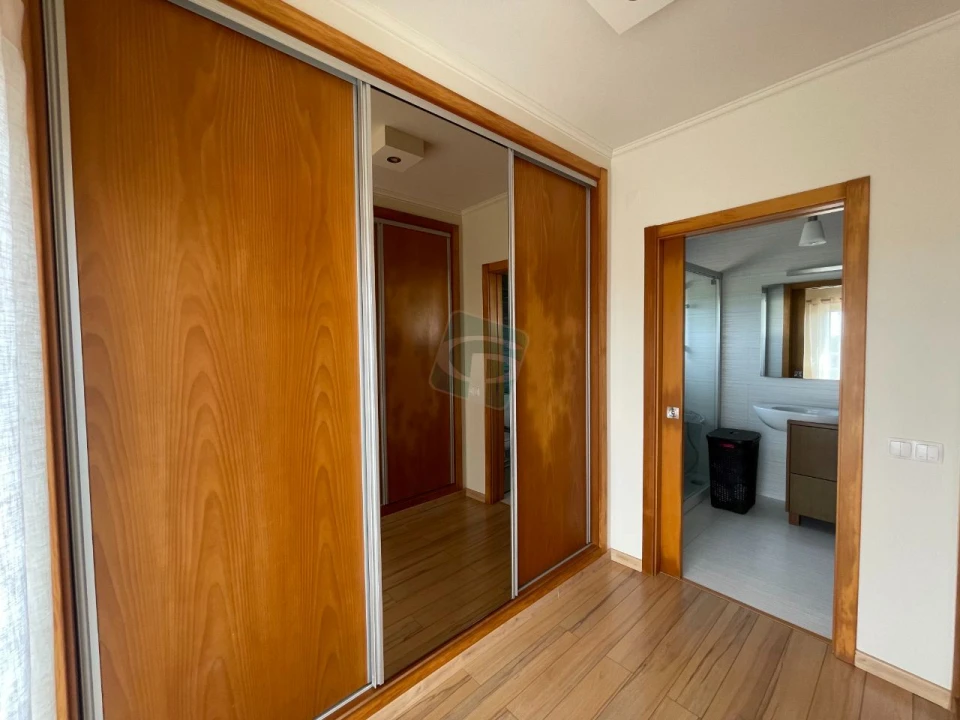 Moradia T5 para Venda em Pontevel Foto 12