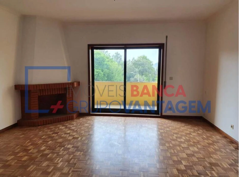 Apartamento T2 para Venda em Paço de Sousa Foto 5
