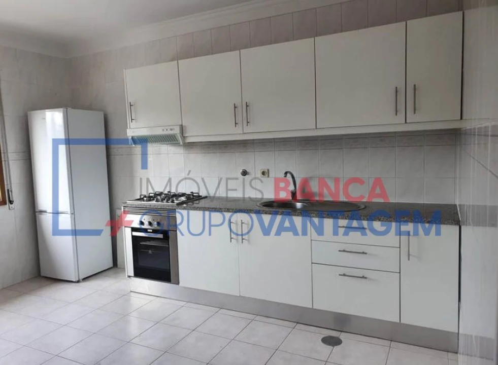 Apartamento T2 para Venda em Paço de Sousa Foto 6