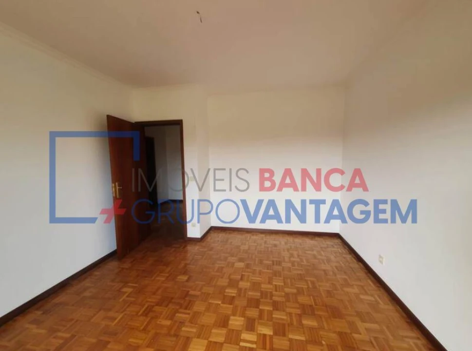 Apartamento T2 para Venda em Paço de Sousa Foto 9