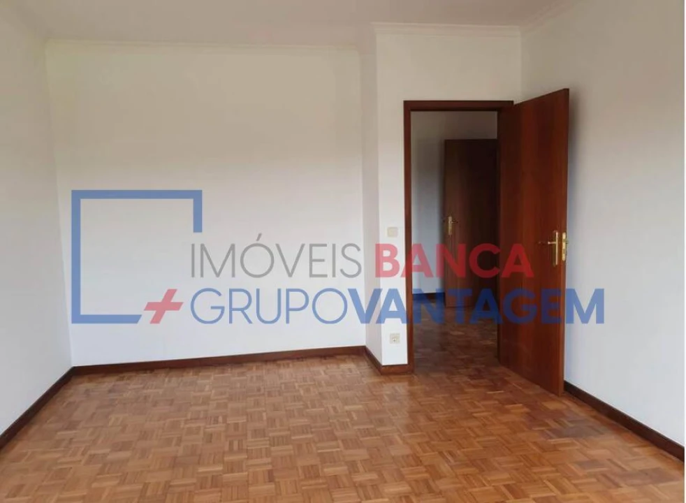 Apartamento T2 para Venda em Paço de Sousa Foto 10
