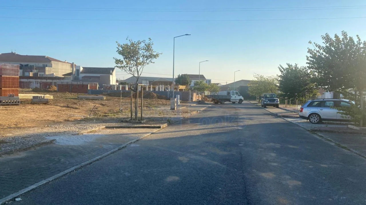 Terreno para Venda em Roliça Foto 2