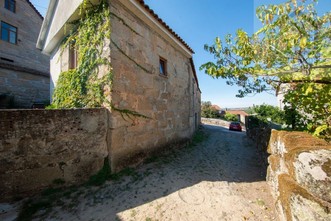 Moradia T2 para Venda em Lagares Foto 3