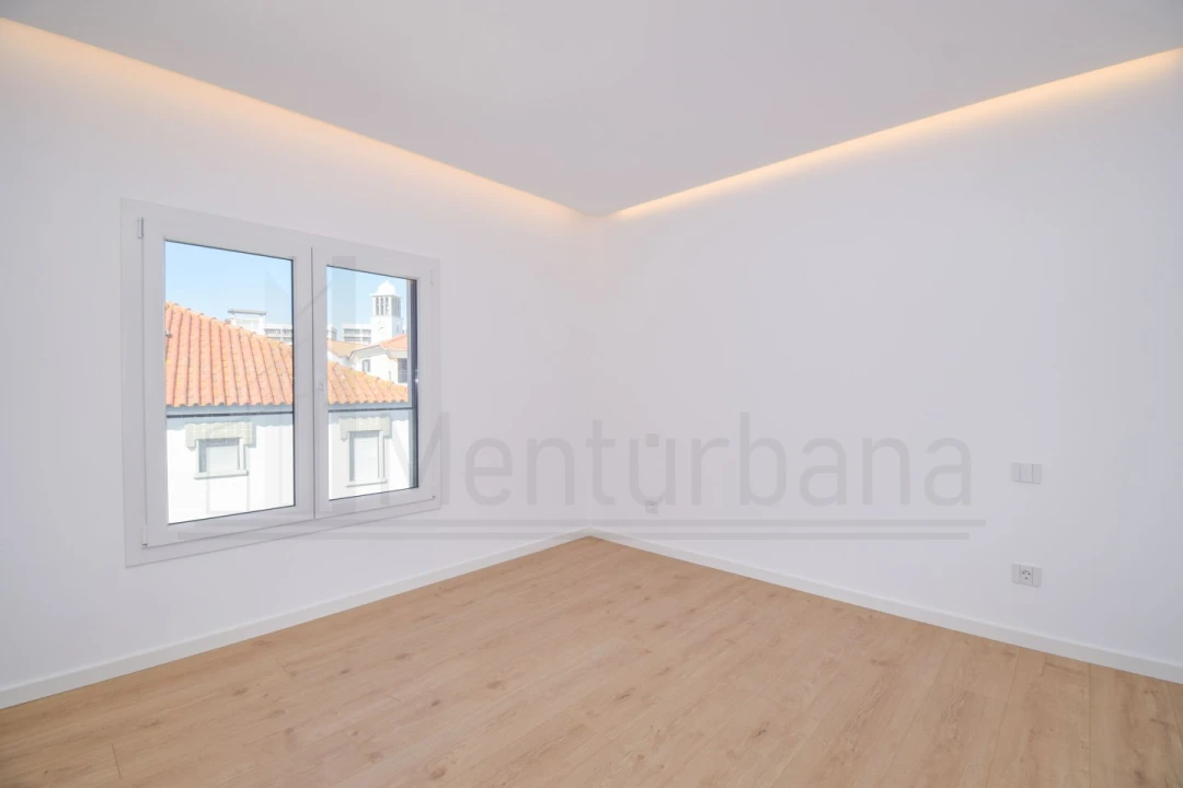 Apartamento T3 para Venda em Carcavelos e Parede Foto 34