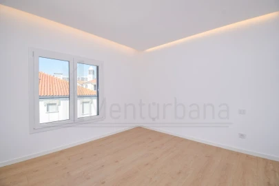 Apartamento T3 para Venda em Carcavelos e Parede