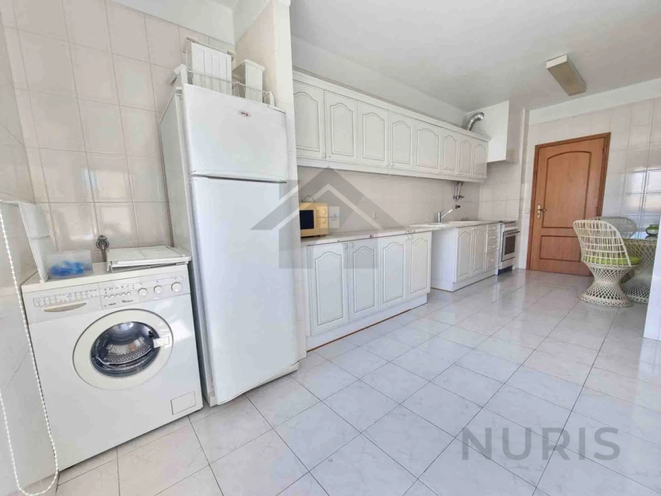 Apartamento T2 para Arrendamento em Portimão Foto 4