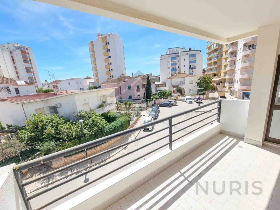 Apartamento T2 para Arrendamento em Portimão Foto 3