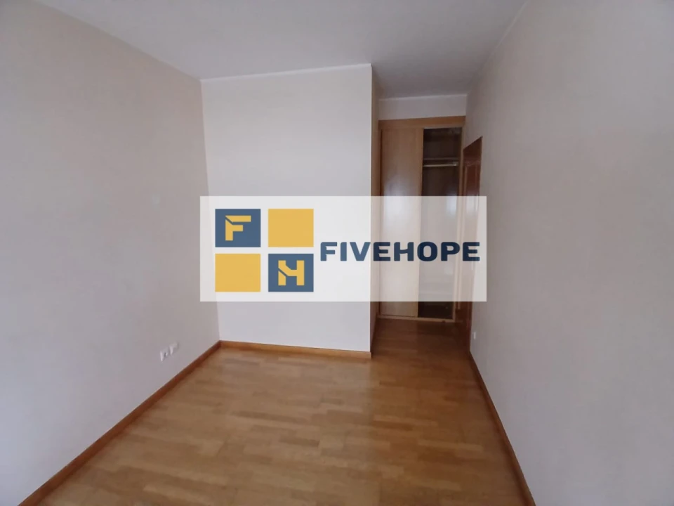 Apartamento T2 para Venda em Lousã e Vilarinho Foto 4