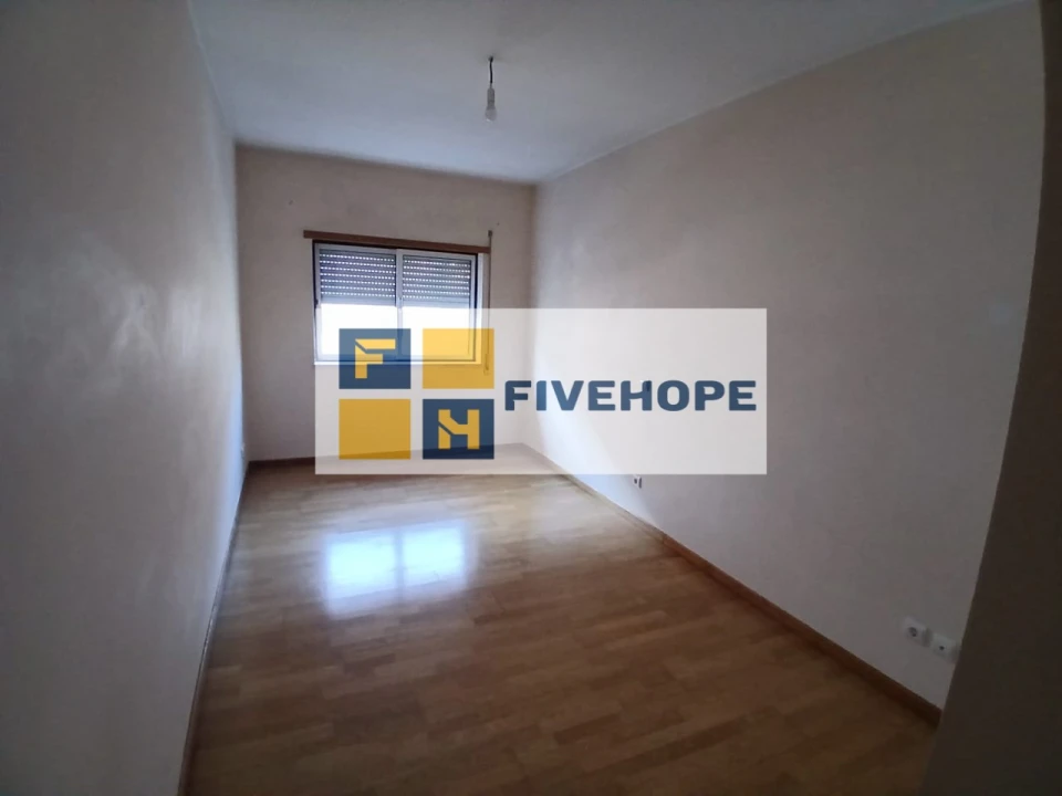 Apartamento T2 para Venda em Lousã e Vilarinho Foto 5