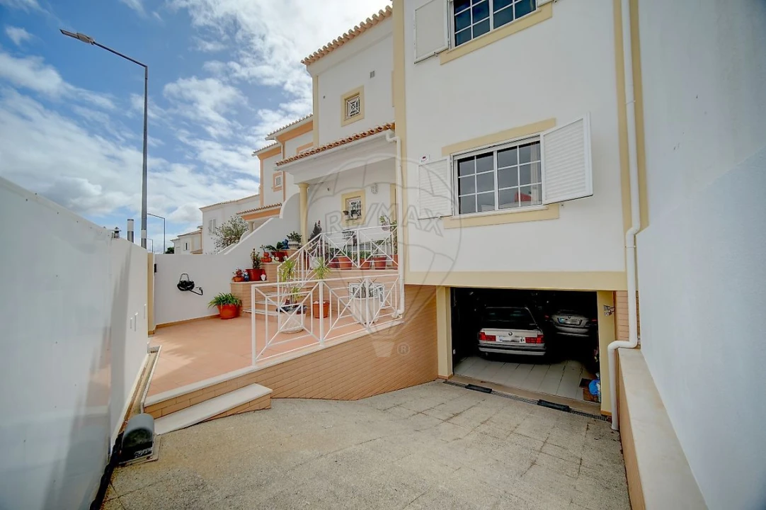 Moradia T4 para Venda em Alcantarilha e Pêra Foto 3