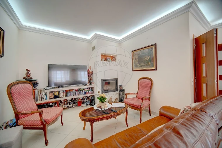 Moradia T4 para Venda em Alcantarilha e Pêra Foto 8