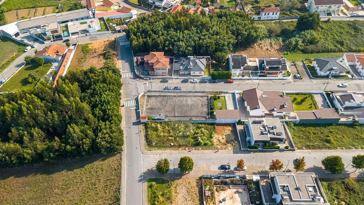 Terreno para Venda em Serzedo e Perosinho Foto 6