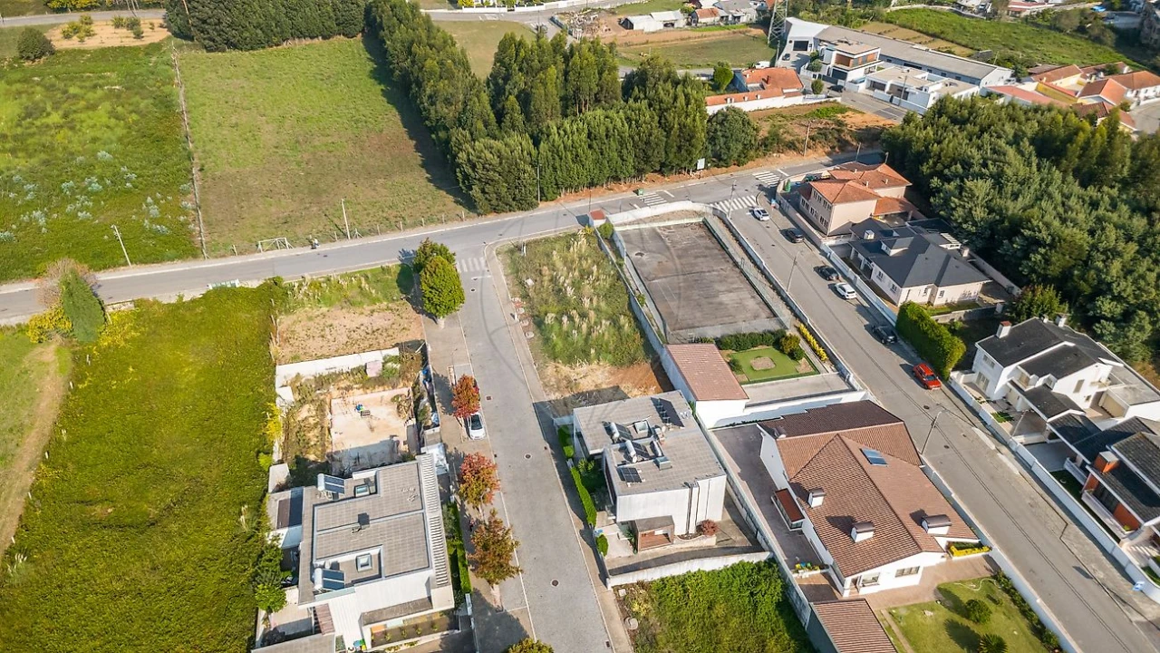 Terreno para Venda em Serzedo e Perosinho Foto 13