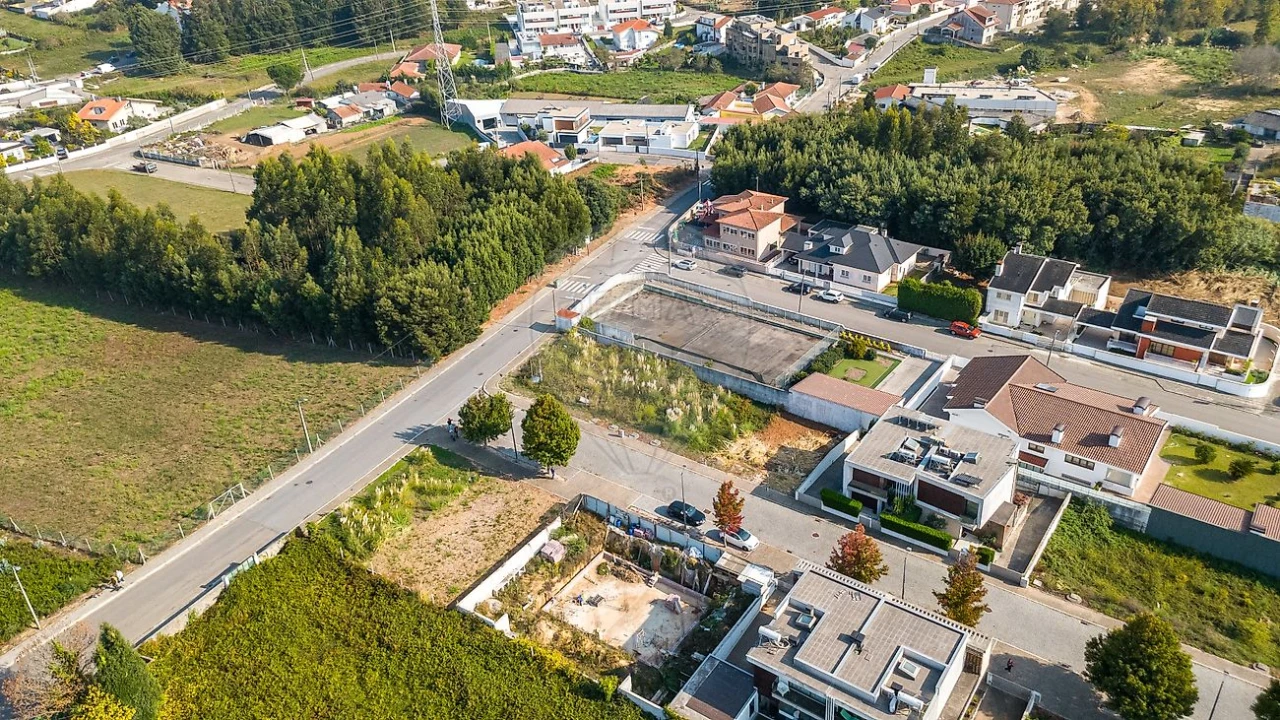 Terreno para Venda em Serzedo e Perosinho Foto 16