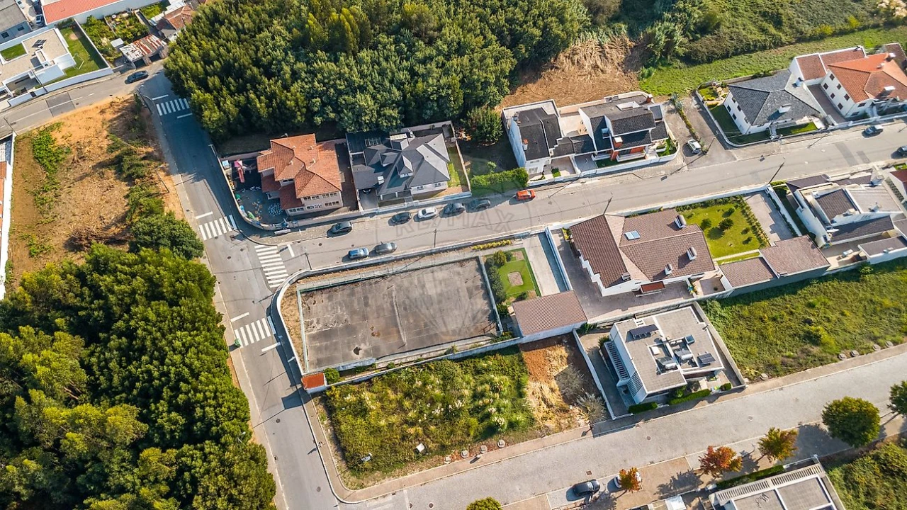 Terreno para Venda em Serzedo e Perosinho Foto 11