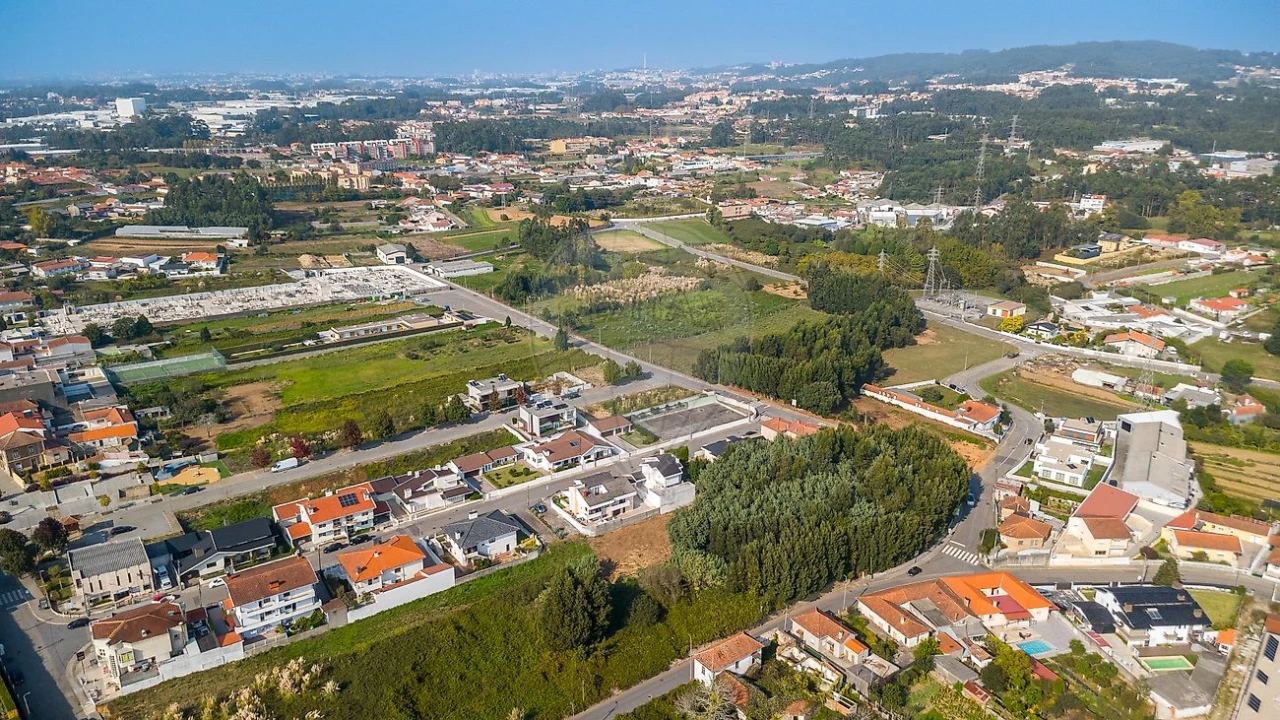 Terreno para Venda em Serzedo e Perosinho Foto 9