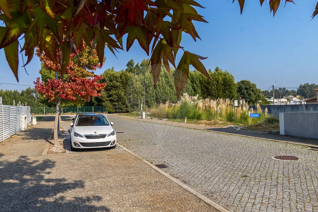 Terreno para Venda em Serzedo e Perosinho Foto 1