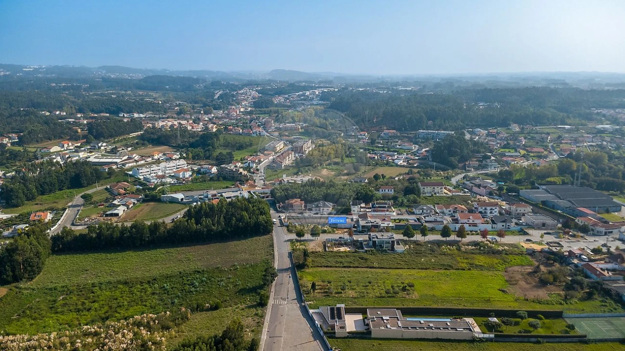 Terreno para Venda em Serzedo e Perosinho Foto 4