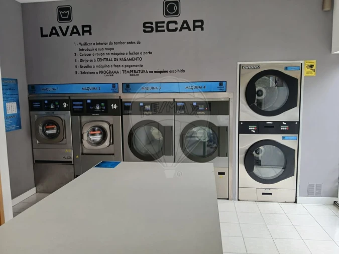 Negócio para Venda em Vilar de Andorinho Foto 1