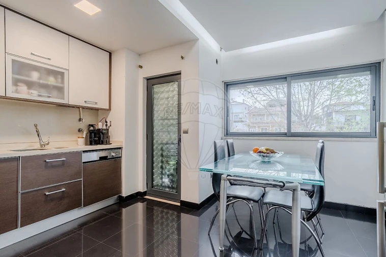 Apartamento T3 para Venda em Ramalhal Foto 12