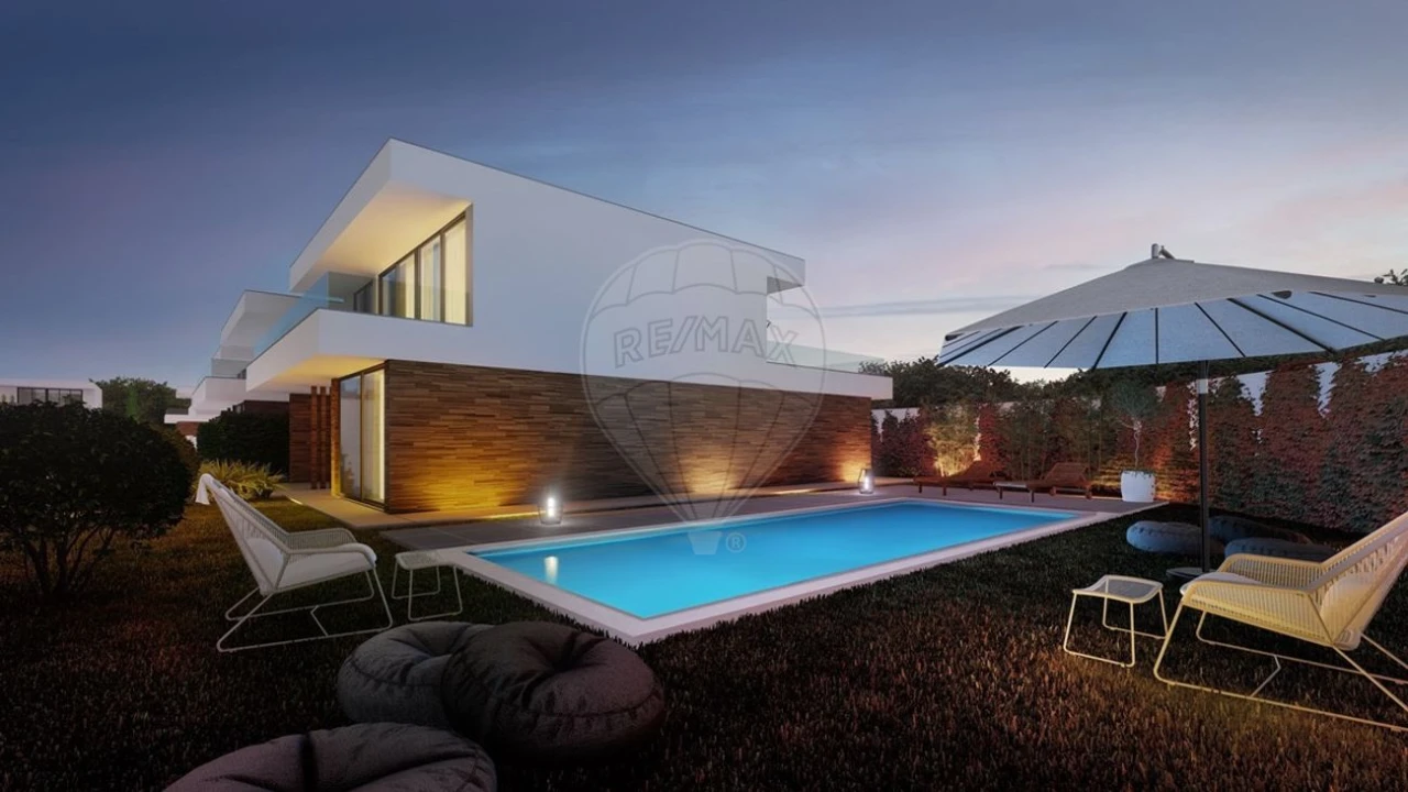 Terreno para Venda em São Pedro de Castelões Foto 1