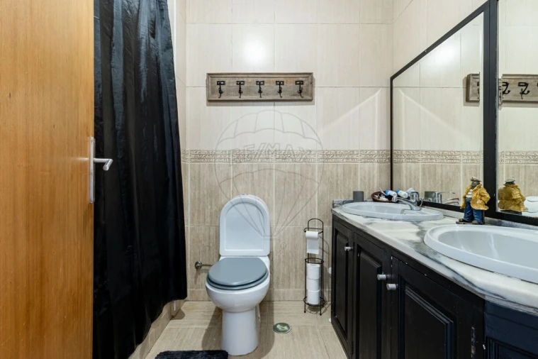 Moradia T4 para Venda em Valega Foto 10