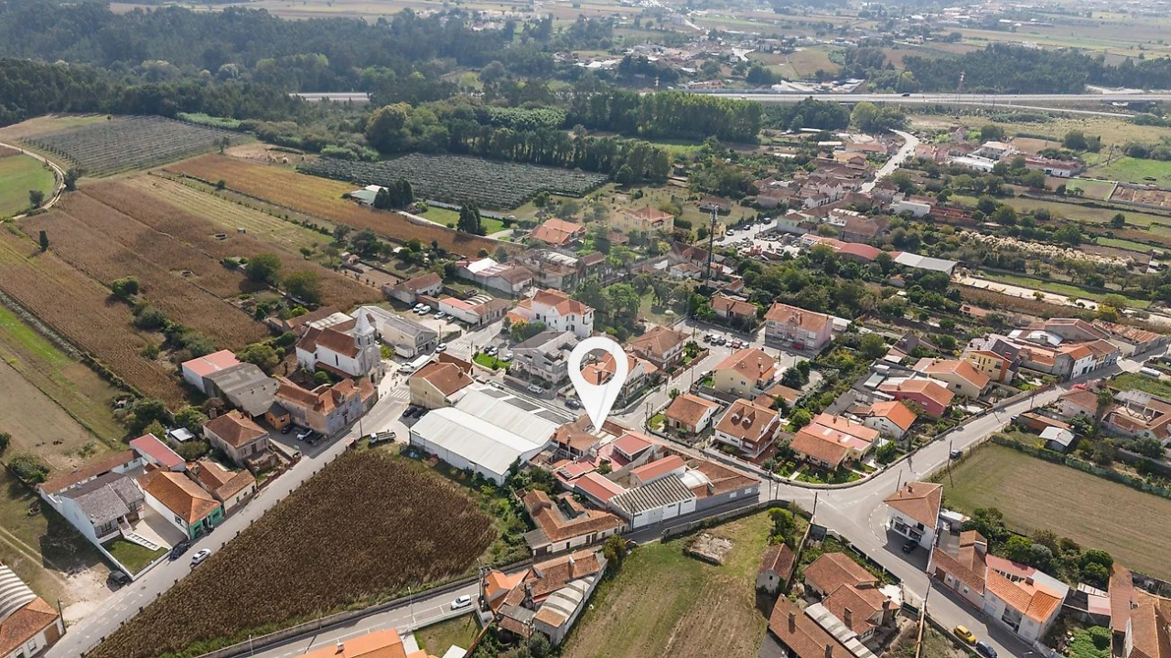 Moradia T4 para Venda em Oliveirinha Foto 3