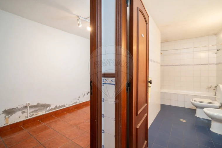 Moradia T4 para Venda em Oliveirinha Foto 31