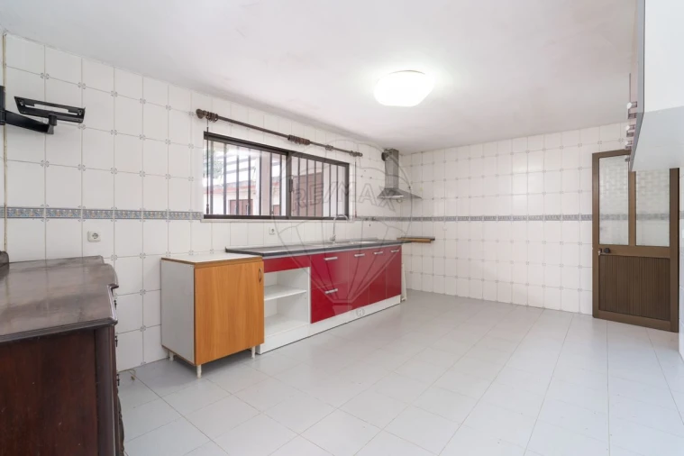 Moradia T4 para Venda em Oliveirinha Foto 12