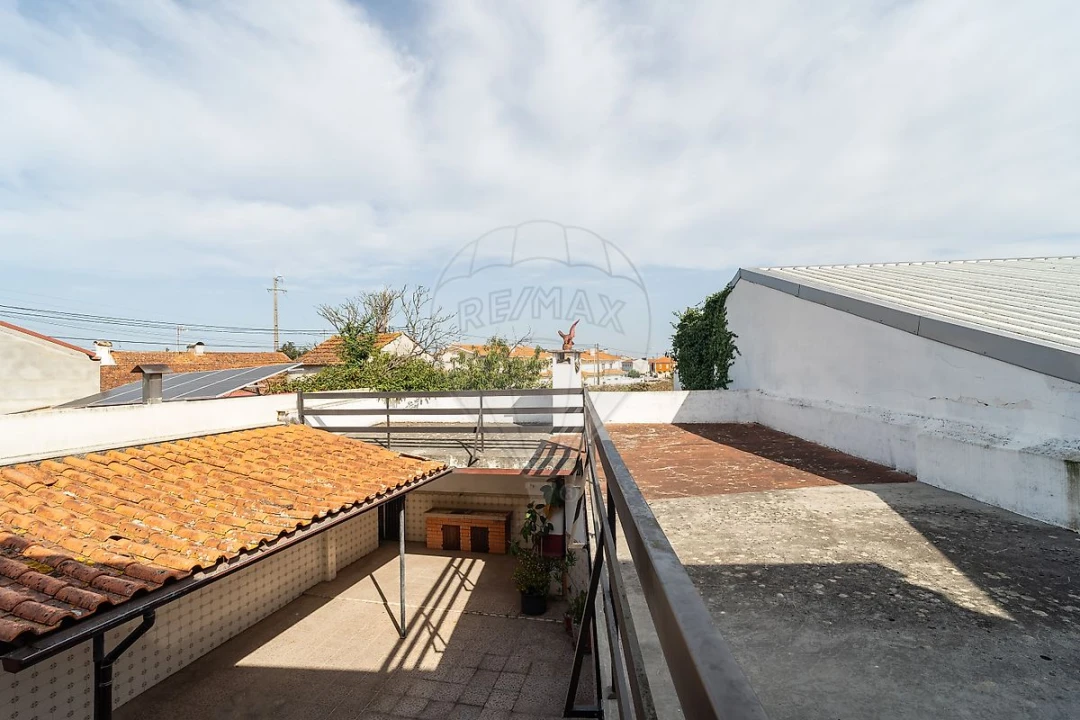 Moradia T4 para Venda em Oliveirinha Foto 37