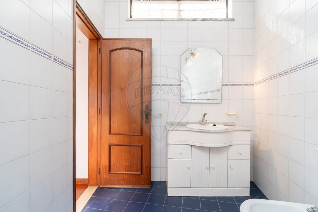 Moradia T4 para Venda em Oliveirinha Foto 35